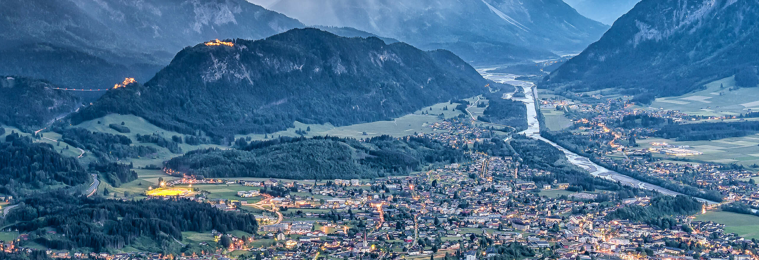 Talkesses von Reutte in der Dämmerung