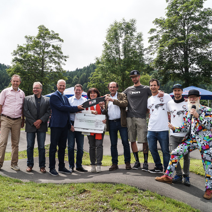 Gruppenbild Aus der Region für die Region