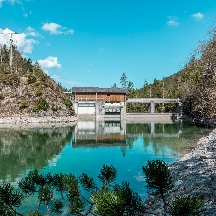 Außenaufnahme Wasserkraftwerk